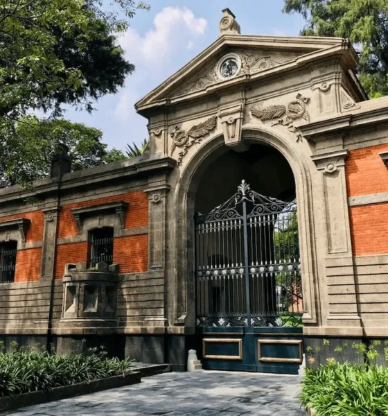 Fachada del Museo del Sitio del Bosque de Chapultepec de la Ciudad de México